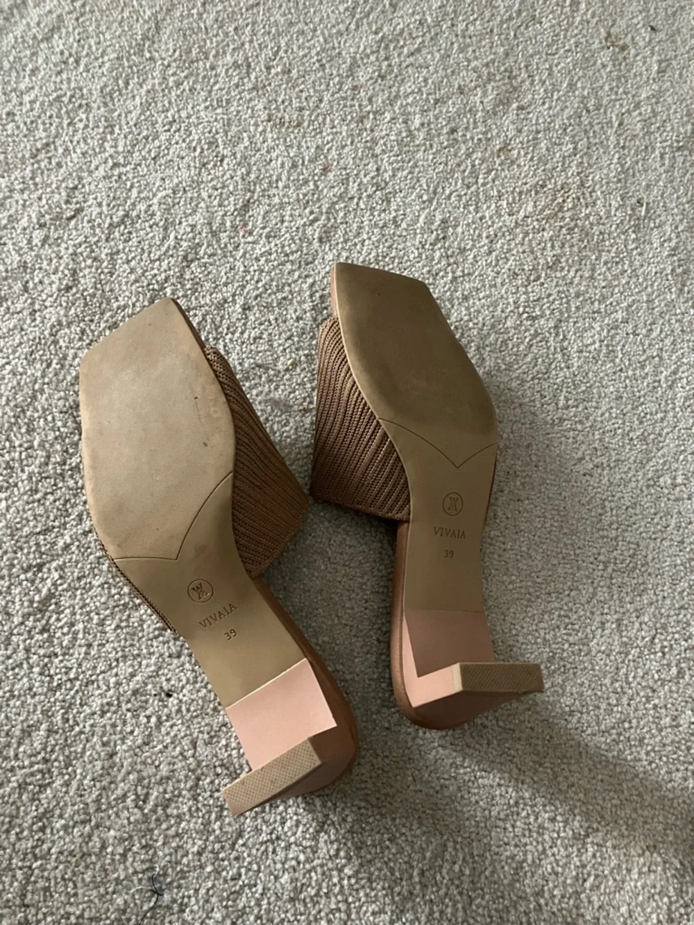 VIVAIA Square-Toe Block Heel Sandals excellent condition size 39 tan color - Picture 5 of 5